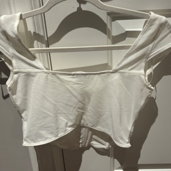 Garage white top size small - Picture 3 of 5